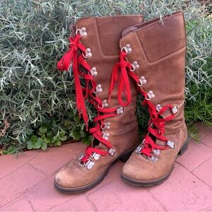 Timberland vintage-inspired leather lace-up boots, size 8